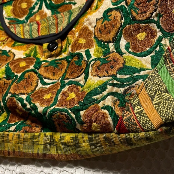 Stunning BOHO tapestry Crossbody - Picture 7 of 8